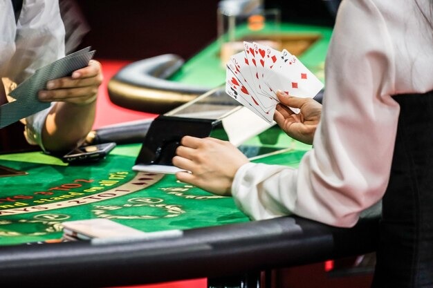 Live dealer baccarat streaming in HD